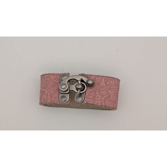 Vintage Pink Embossed Leather Cuff Wide Suede Band Antique Silver Hook Clasp - Picture 2 of 3